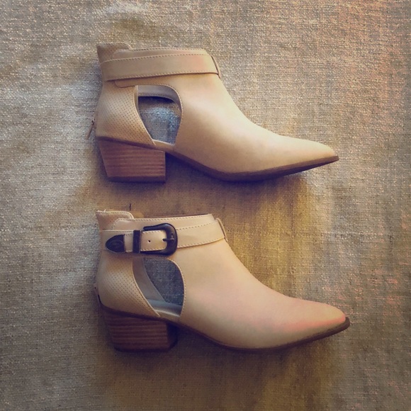 American Eagle Outfitters Shoes - Women’s size 10 booties NWOT